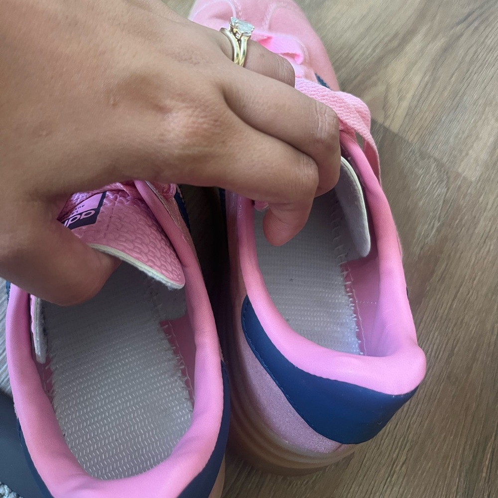 Adidas Gazelles, women’s 8.5 - Picture 9 of 12